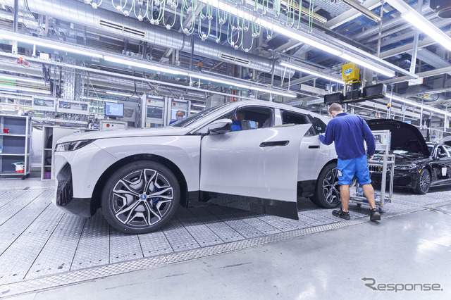 ドイツ・ディンゴルフィン工場で量産を開始したBMW iX