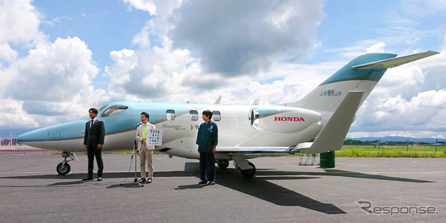 バイオ燃料を使用するホンダジェットエリート(鹿児島空港)