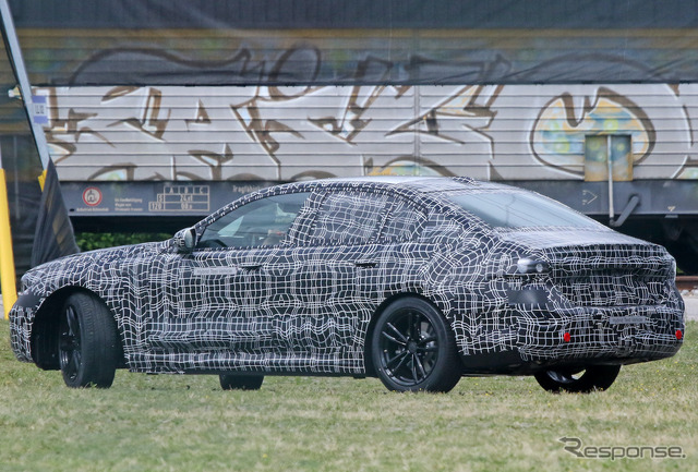 BMW 5シリーズ 次期型プロトタイプ(スクープ写真)