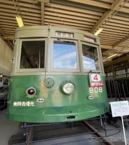 引退記念イベントで見学できる神戸市電の車両。