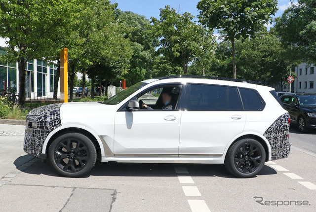 BMW X7 改良新型プロトタイプ(スクープ写真)