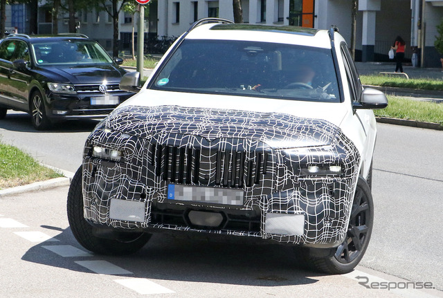 BMW X7 改良新型プロトタイプ（スクープ写真）