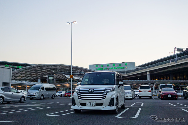 成田空港の駐車場にて。テストドライブを行った時は極度に減便され、さらにそのほとんどが欠航していた。第1駐車場にこんなにもすんなり駐車できてしまうということは、この先もうないだろう。