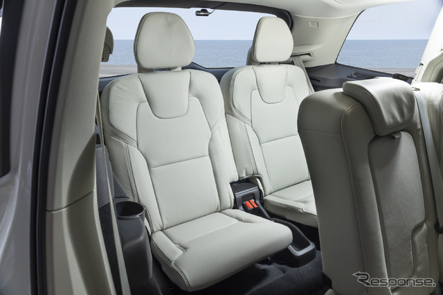 ボルボ XC90 リチャージ T8(XC90 Recharge Plug-in Hybrid T8 AWD Inscription)
