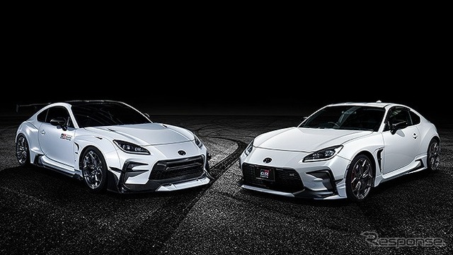 GR 86 GRパーツコンセプト(左)とGRパーツ装着車両