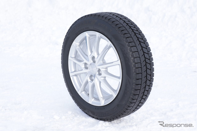 ブリヂストン BLIZZZAK VRX3(155/65R14)