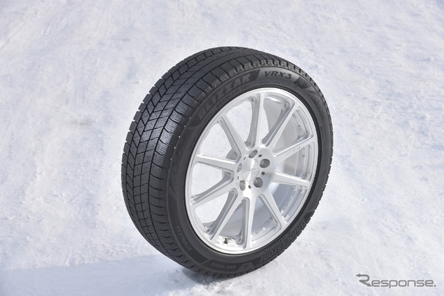ブリヂストン BLIZZZAK VRX3(225/45R18)