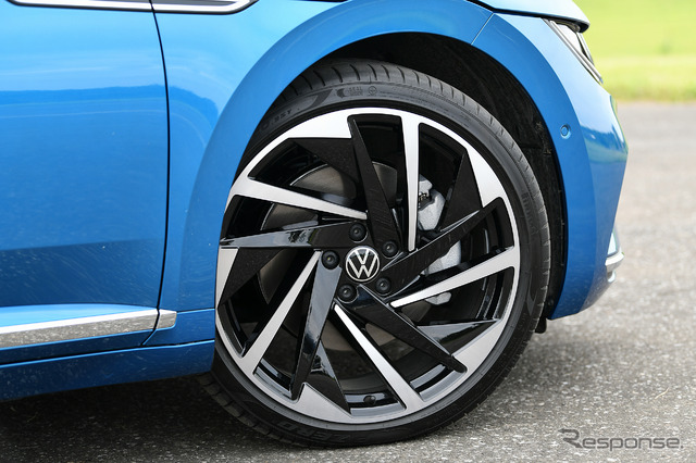 VW アルテオン 改良新型(TSI 4MOTION Elegance)