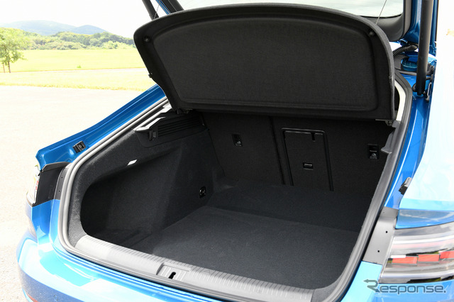 VW アルテオン 改良新型(TSI 4MOTION Elegance)