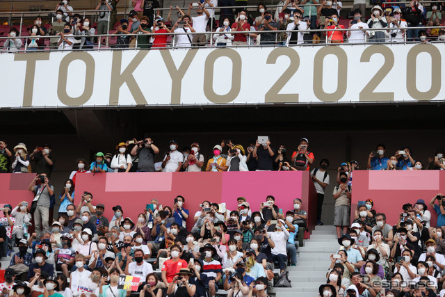 男子ロードレース表彰式(7月24日、富士スピードウェイ)