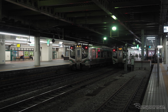 東北本線仙台駅構内。同駅では日付を跨いで1時台に発車する東北本線や仙山線のオリンピック向け深夜臨時列車が運休となる。