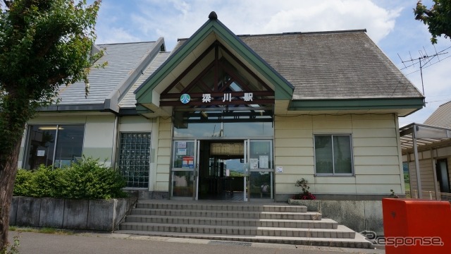 阿武隈急行梁川駅。同駅ではJR東北本線の計画運休を受けて、7月27日は14時16分発福島行きが最終となる。
