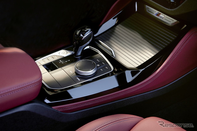 BMW X4 改良新型の「M40i」