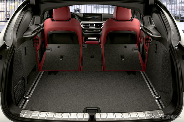 BMW X4 改良新型の「M40i」