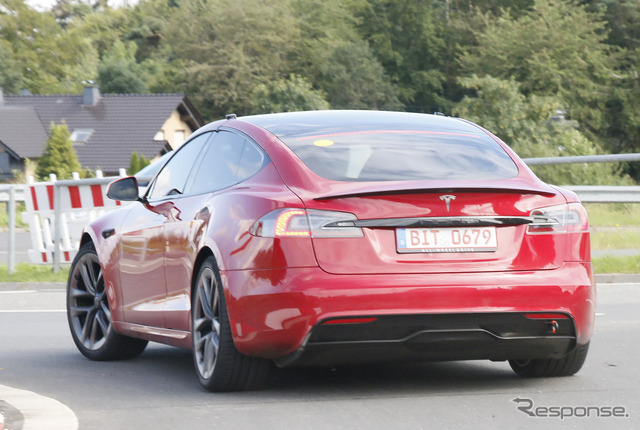 テスラ モデルS プラッド(スクープ写真)