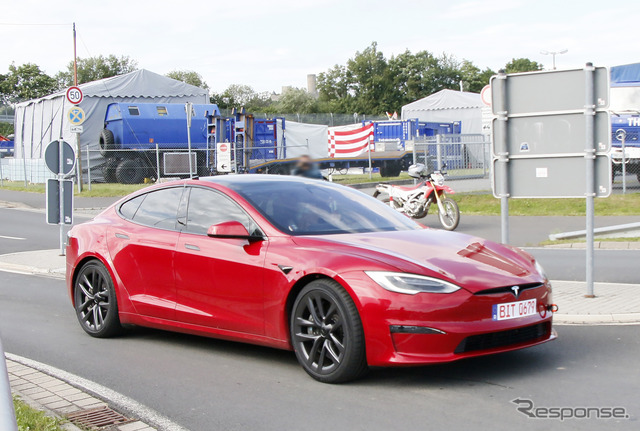 テスラ モデルS プラッド(スクープ写真)