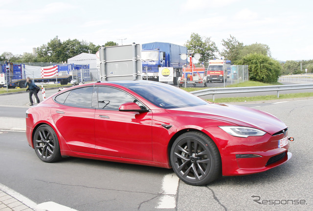 テスラ モデルS プラッド(スクープ写真)
