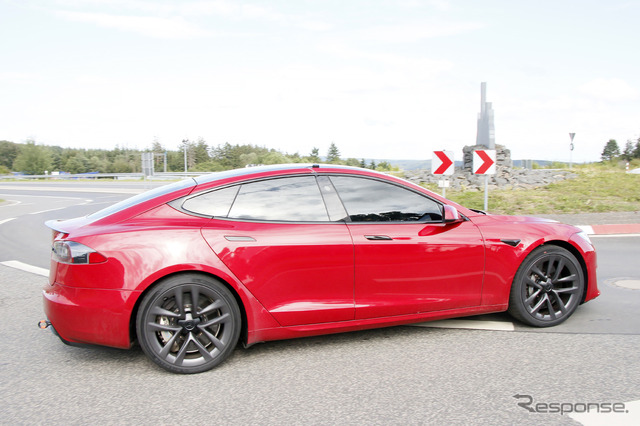 テスラ モデルS プラッド(スクープ写真)