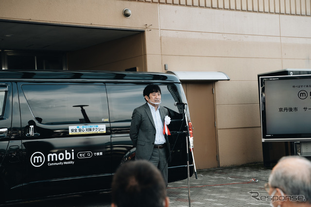 『mobi』サービスを紹介するウィラー株式会社村瀬茂高社長
