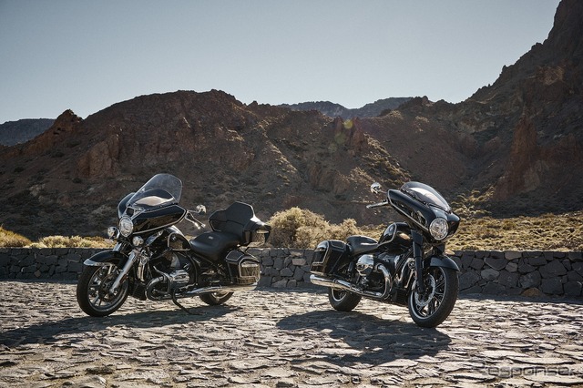 BMW R18トランスコンチネンタル(左)とBMW R18B