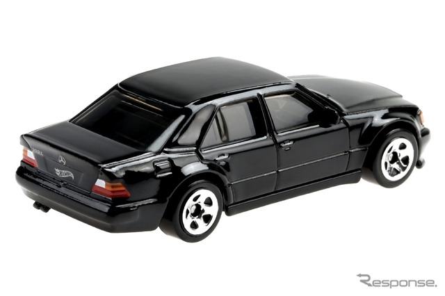 メルセデス・ベンツ 500 E(9月4日発売)
