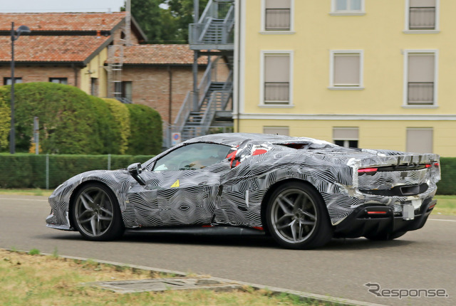 フェラーリ 296GTB スパイダー プロトタイプ(スクープ写真)