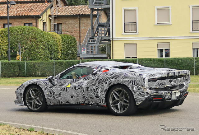 フェラーリ 296GTB スパイダー プロトタイプ(スクープ写真)