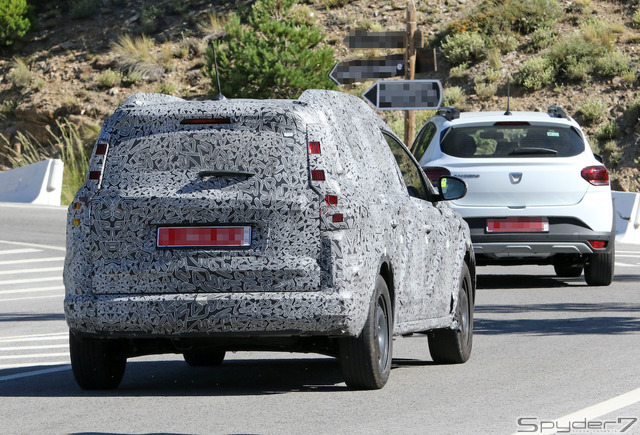 ダチア ロガン MCV後継モデル 開発車両(スクープ写真)