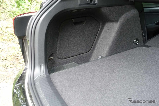 VW ゴルフヴァリアント 新型(eTSI アクティブ)