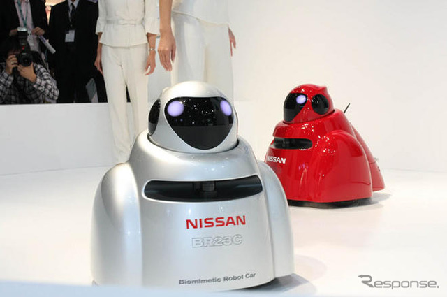 【CEATEC08】写真蔵…日産のロボットカーはハチの動き