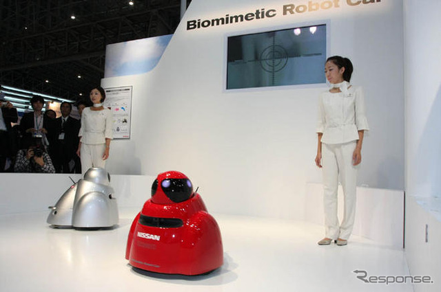 【CEATEC08】写真蔵…日産のロボットカーはハチの動き