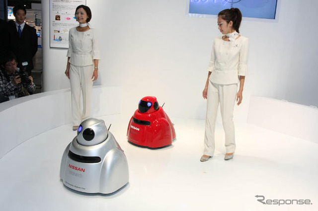 【CEATEC08】写真蔵…日産のロボットカーはハチの動き