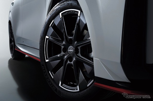 日産 ノートオーラ NISMO