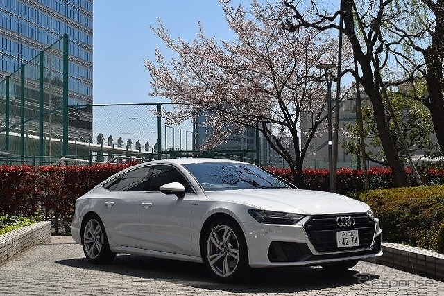 アウディ A7