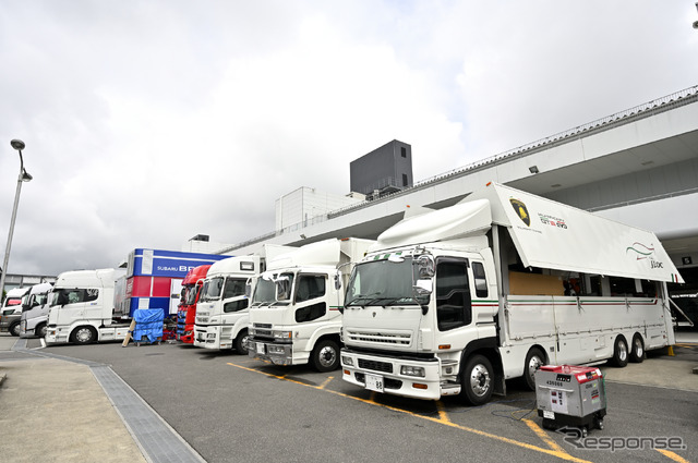 SUPER GT第3戦のトランポ群