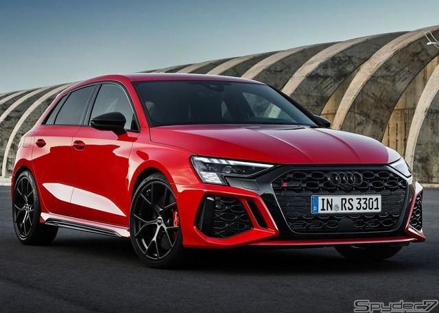 アウディ RS3スポーツバック 新型