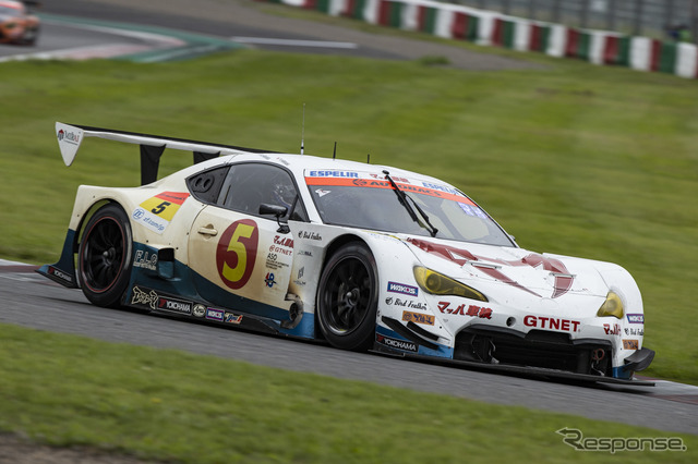 GT300クラス予選2番手の#5 マッハ車検 GTNET MC86 マッハ号(平木湧也/平木玲次)