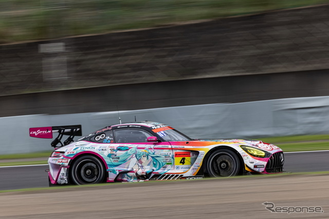 GT300クラス3位の#4 グッドスマイル 初音ミク AMG(谷口信輝/片岡龍也)