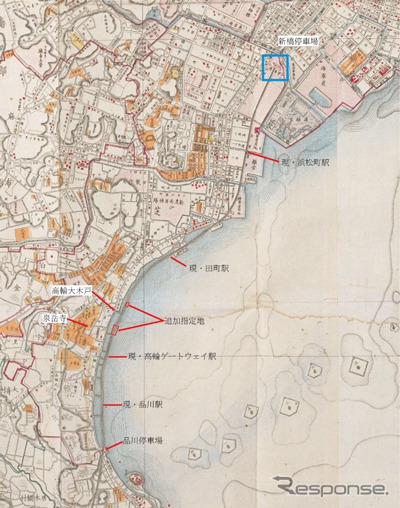 線路が海上の築堤上に伸びていた1878年の古地図に、現在のポイントを反映させた図。築堤は埋め立てられ、当時、海だった部分が線路になり現在に至る。