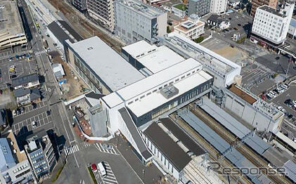 新築中の西九州新幹線諫早駅(2021年3月)。西九州新幹線開業後は肥前山口~諫早~長崎間が並行在来線となるが、その輸送密度は諫早駅を境に大きな差があり、諫早以西の高い区間はJR九州が引き続き単独で運行することになっている。