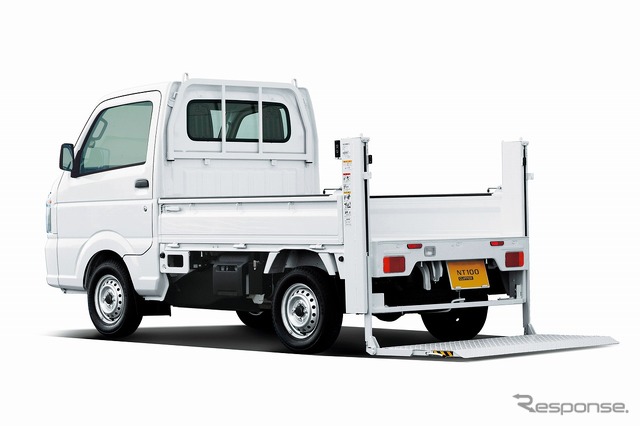 日産 NT100クリッパー「リヤゲートリフター付トラック」
