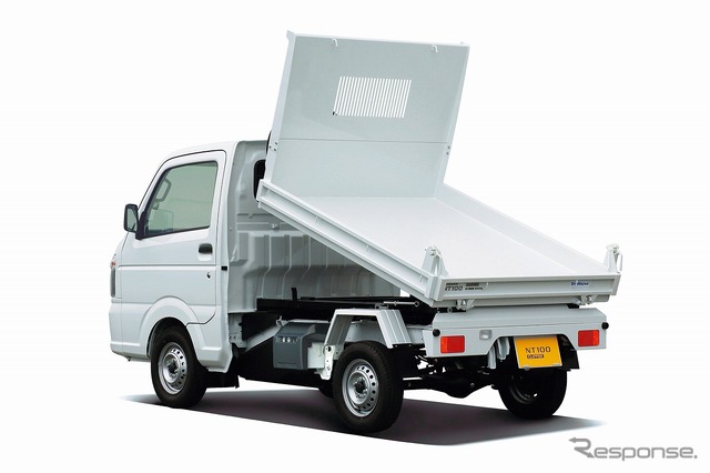 日産 NT100クリッパー「土砂ダンプ」