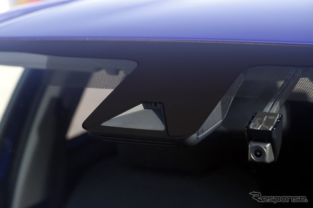 トヨタ アクア 新型(G E-Four)