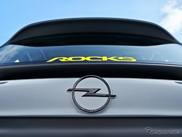 オペル・ロックス e