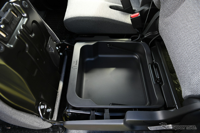 スズキ ワゴンR スマイル(ハイブリッドX 2WD)
