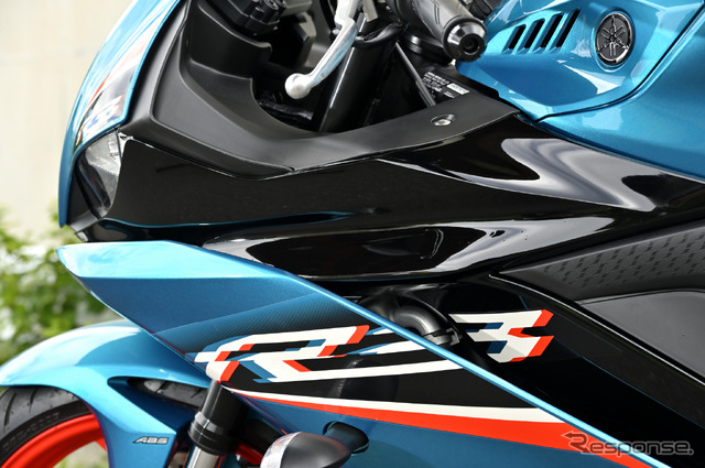 ヤマハ YZF-R3 シアン