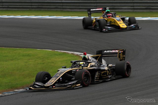 SUPER FORMULA第5戦、2位の#19 関口雄飛(carenex TEAM IMPUL)