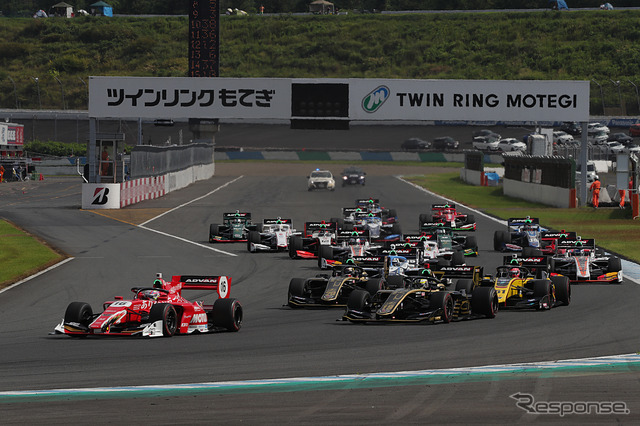 SUPER FORMULA第5戦スタートシーン