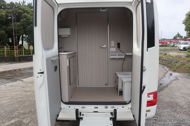 トイレ付休憩車/バス