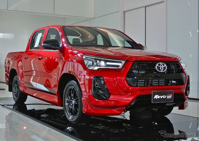トヨタ・ハイラックス・レボ 改良新型の「GRスポーツ2WDローフロア」